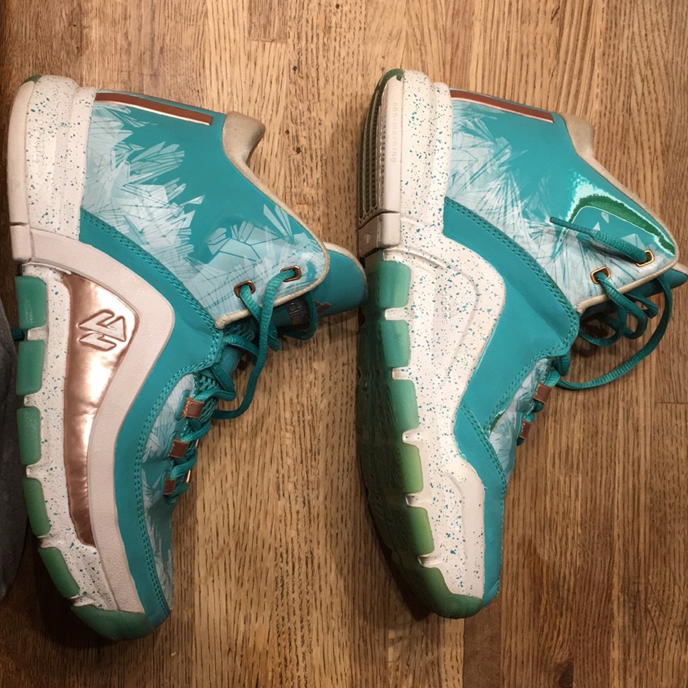 John Wall 2s Limited Christmas Edition